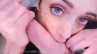 Eyes contact blowjob