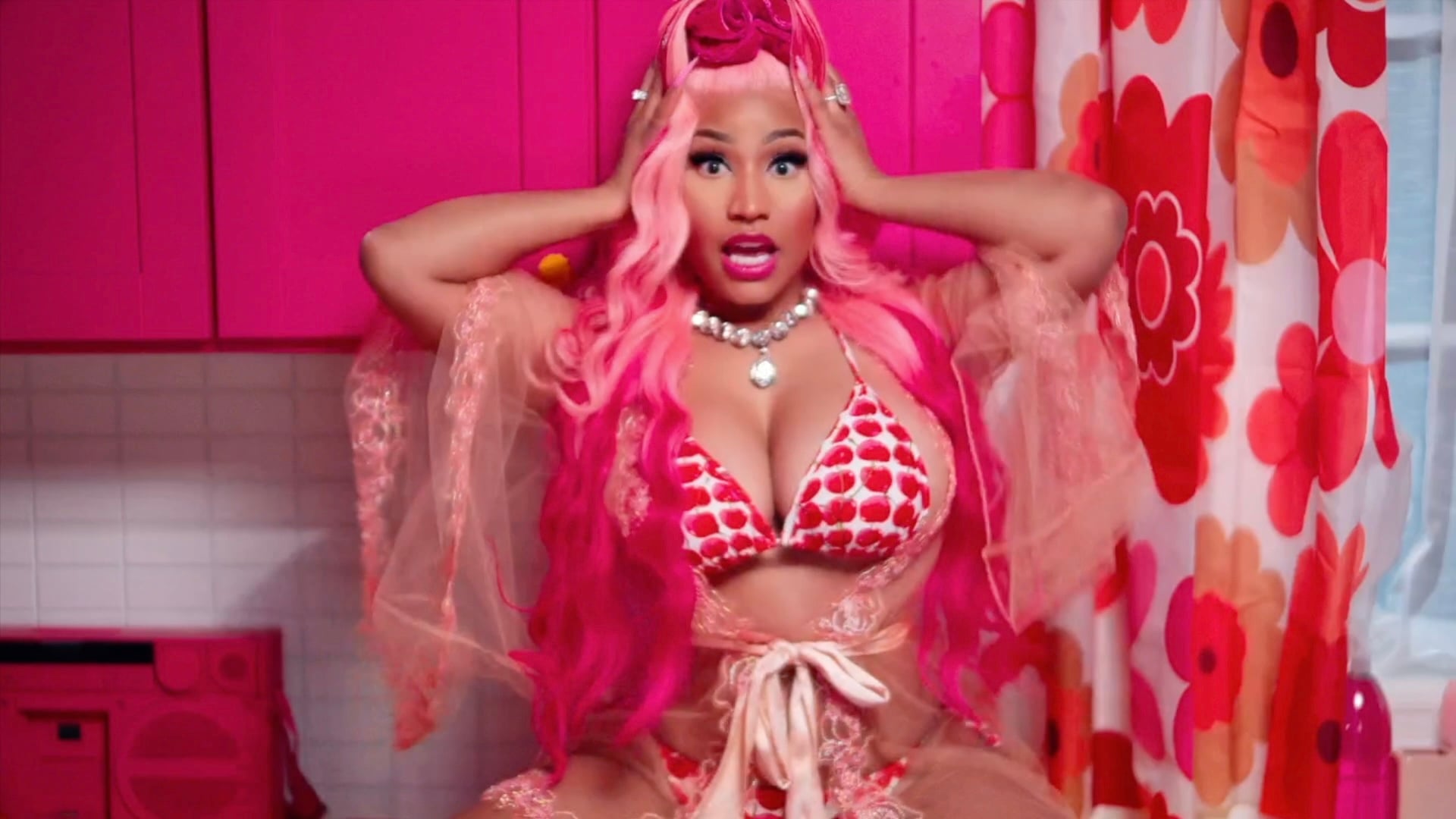 super freaky girl (nicki minaj PMV)