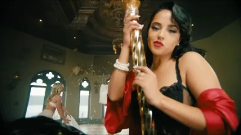 Gina Valentina Sin Pijama PMV