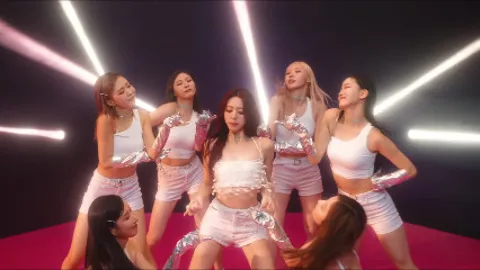 it girl energy (non-nude kpop edit)