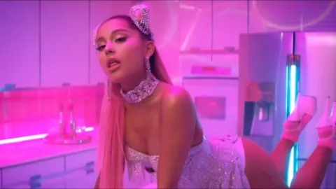 7 Rings - Interracial PMV