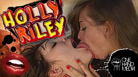 Holly & Riley [LESBO MOVEMENTS]