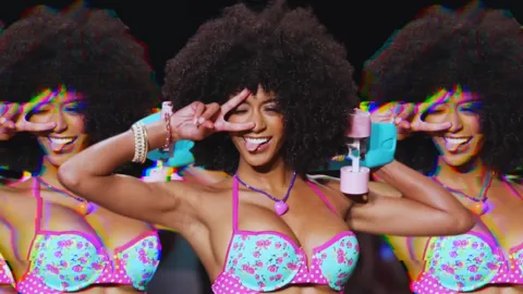 Ebony Girls Walk Like This