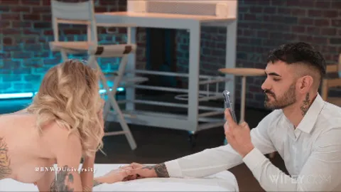 WIFEY COM  BNWO In The Spotlight