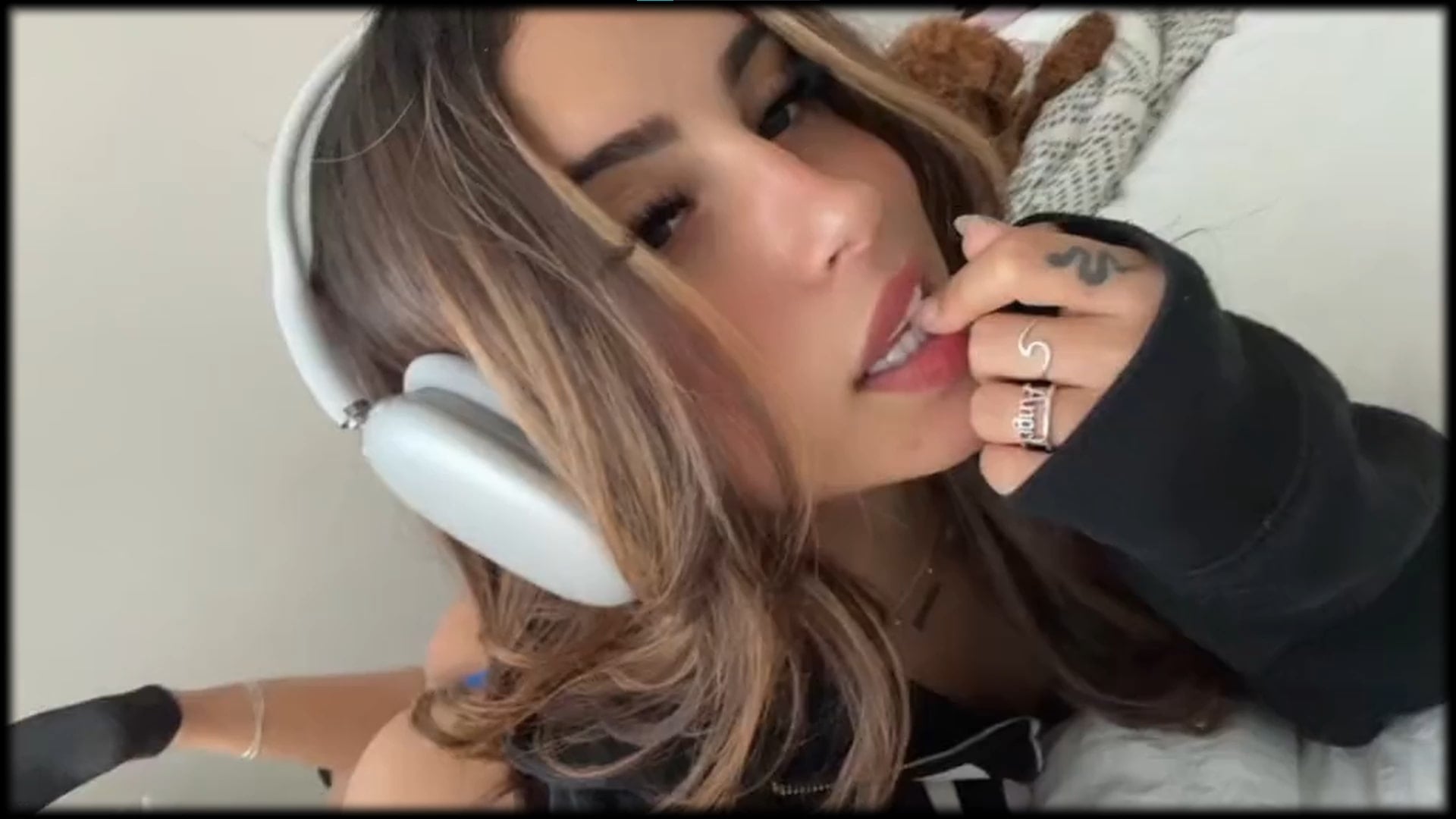 Unforgettable - Bounce When She Walk