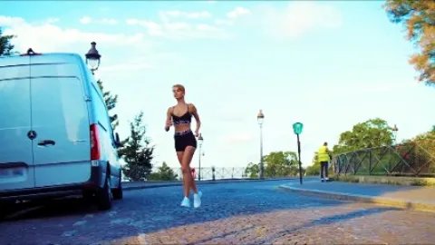 LITTLE DRAGON - BILIONERA