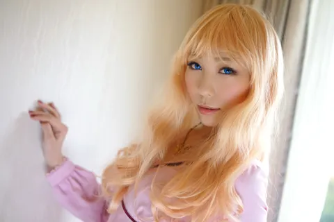 003雪露诺姆cos仿妆