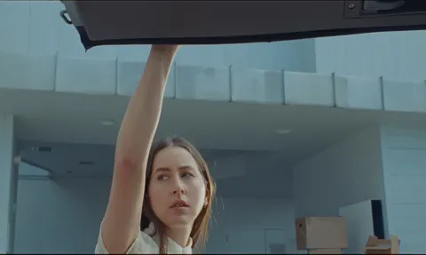 relationships - tori, izzy and jade feat haim