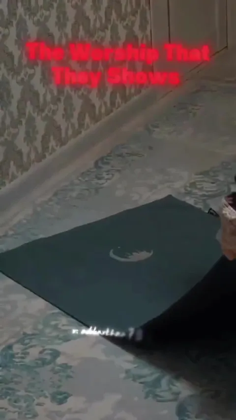 Niqabi PMV - Worship Hijabi