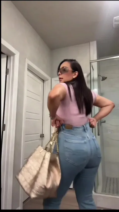 Adrylababy - "Downtown"