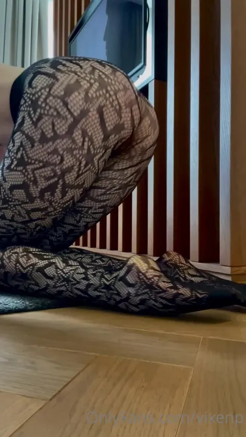 Hotflops and some other HOT cis baddies