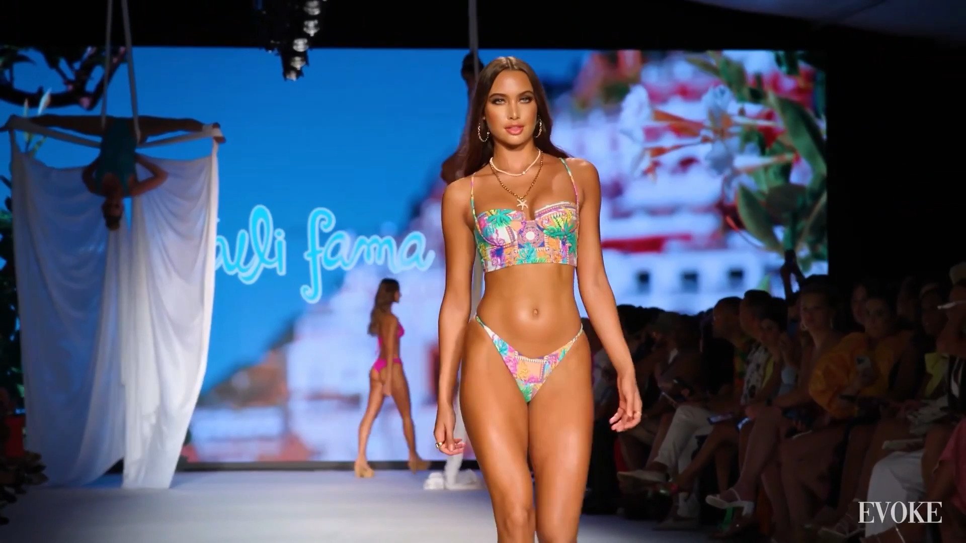 Kamila Davies Splitscreen Compilation (Remix)